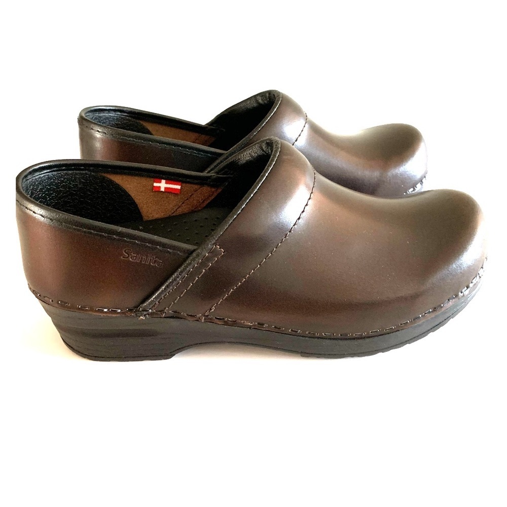 🆕 Sanita Aubrey Brown Leather Clogs Size 7 Narrow